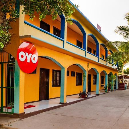 Oyo Hotel Miramar, Loreto 로레토 외부 사진